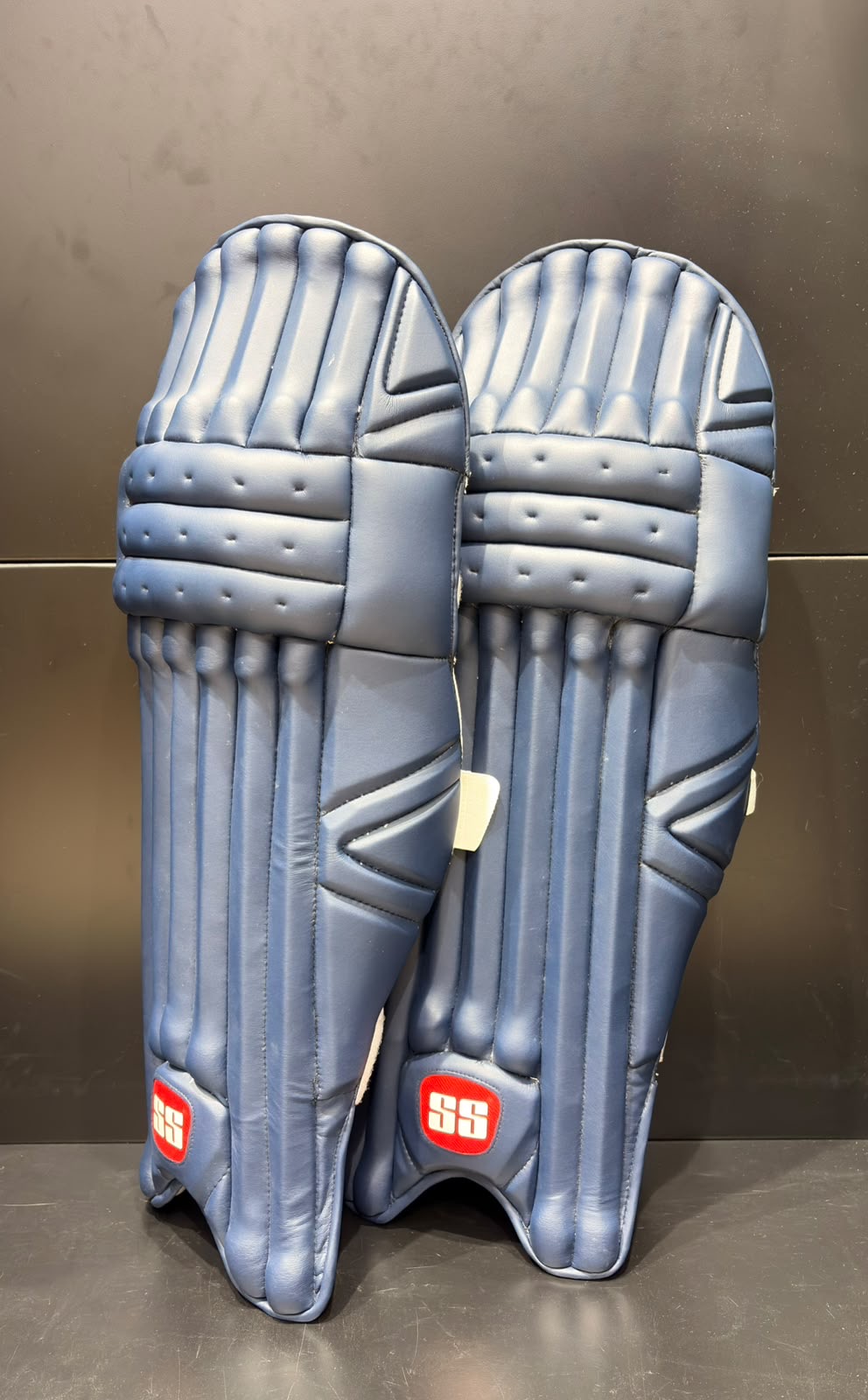 SS Player’s Navy Blue Legguard